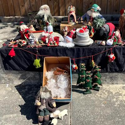 Christmas Décor Featuring Jim Shore Angel & Holiday Collectibles