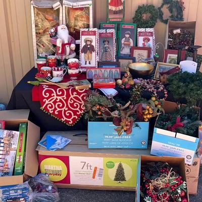 Vintage Christmas Dolls, 7' Tree, Lights & Festive Décor