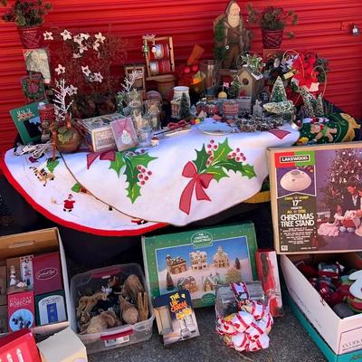 Christmas Décor Collection Featuring Home Towns America