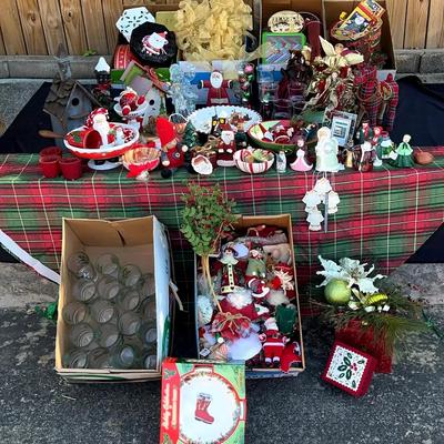 Christmas Plates, Glasses, Ornaments & Holiday Décor