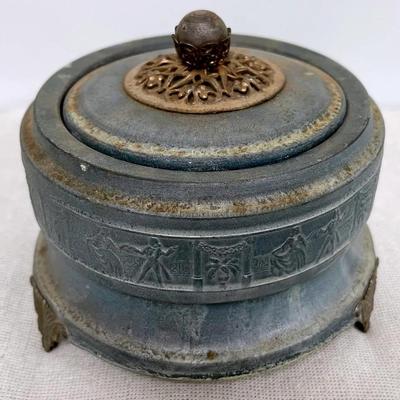 “Thoren’s” by Silverite Vintage Powder Music Box