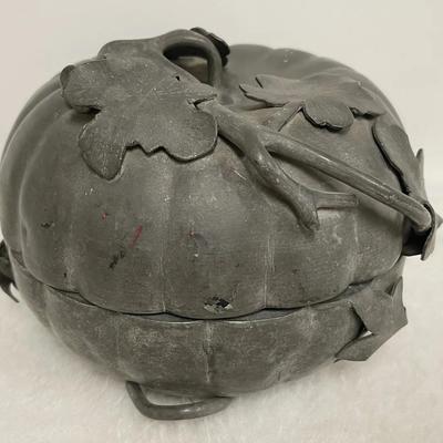 Vintage Metal Pumpkin Décor