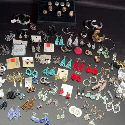 Costume Earrings, Rings & Bracelets