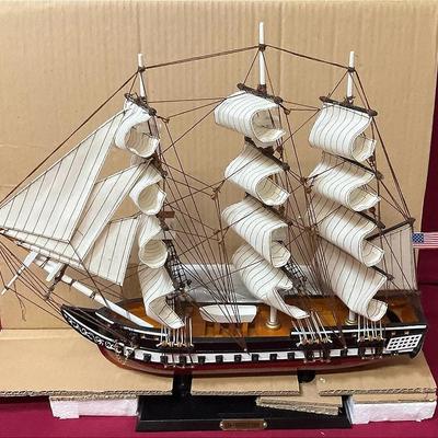 Bradford Exchange USS Constitution Model Ship 17”H
