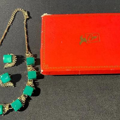 Coro Vintage Green Stone And Gold Tone Necklace And Earrings