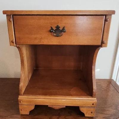 Traditional Maple Wood Nightstand