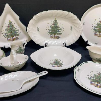 Nikko Japan Christmas Tree China Set Serveware