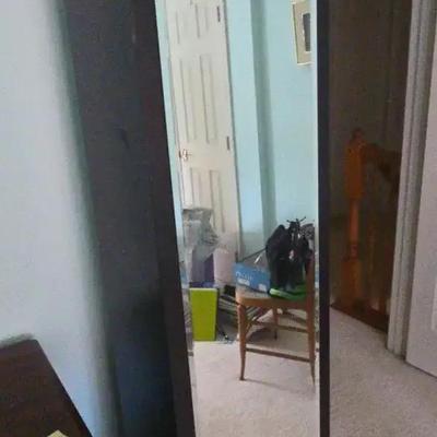 Swivel Shelf With Draw And Mirror