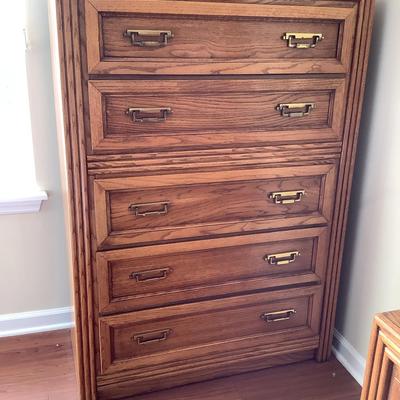 Lenoir Broyhill (5 Drawer) Chest Of Drawers
