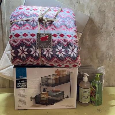 Bathroom Accessories  And Linens