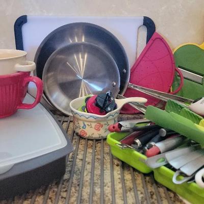 Mystery Assortment Of Kitchen Items