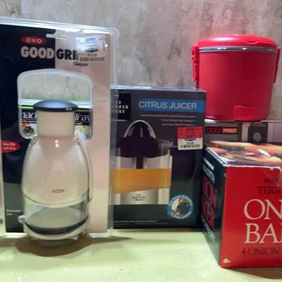 Small Appliances and Onion Baker