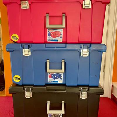 3 Sterilite totes