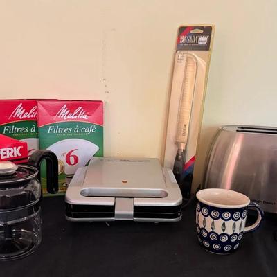 Breakfast Lover’s Lot w A Wafflemaker, KitchenAid Coffee Grinder Toaster Coffee Makers Ans More