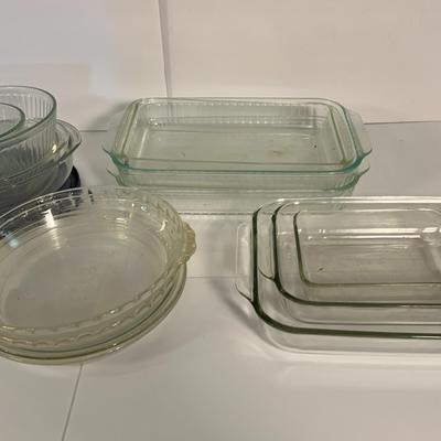 Pyrex Casserole Dishes, Bowls, and Pie Dishes