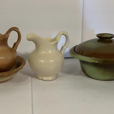 Frankoma Pottery Lot – Pitchers & Wash Basin Set
