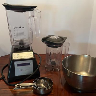 Blendtec WildSide Blender with Stainless Steel Bowl and Measuring Cups