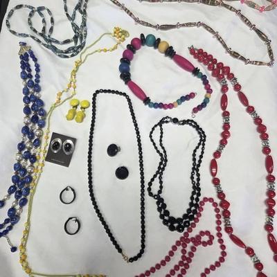 Vintage Necklaces & Earrings 