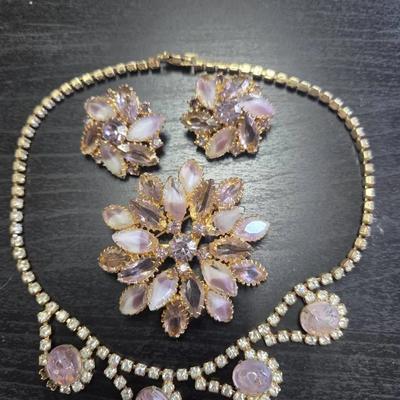 Vintage Pink Necklace, Brooch & Clip-on Earrings 