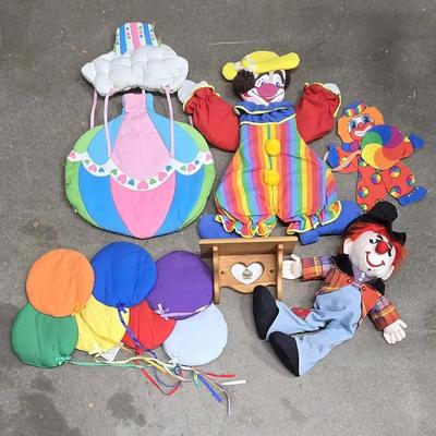 Vintage Child's Room Clown Decor (WH1)