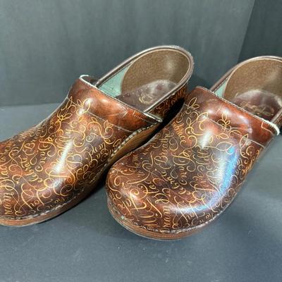 Dansko 20th Anniversary Limited Edition Brown Leather Clogs Size 40