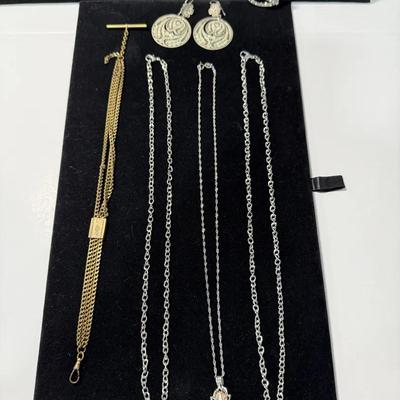 Mixed Jewelry Lot – Necklaces, Earrings, Bracelet & Brooch