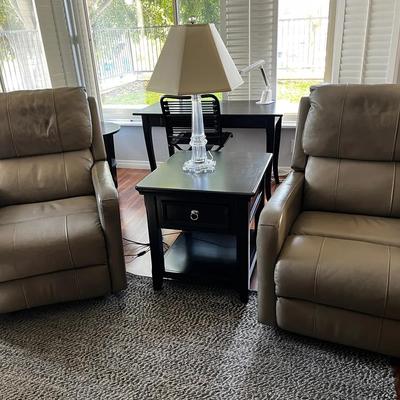 2 Mechanized Recliner Chairs & Dark Wood Side Table & Clear Glass Lamp