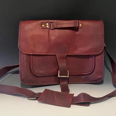 Oiled Leather Satchel with Green Linen Lining