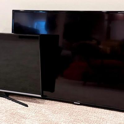 Pair (2) Samsung Smart TVs With Cords And 1 Remote