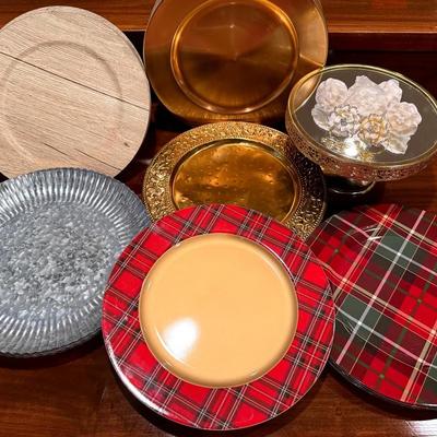 Glam Gold Table Decor With Charger Plates, Napkin Rings, Etc. (50+ Pieces)
