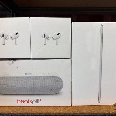 6044 • new! 64gb ipad mini 4, 2 air pod pros, beats pill+