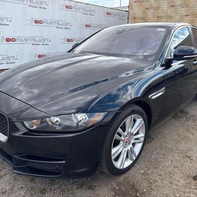 310 • 2019 jaguar xe