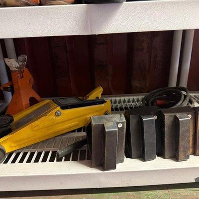 6518 • floor jack, jack stand, jumper cables, 4 chock blocks