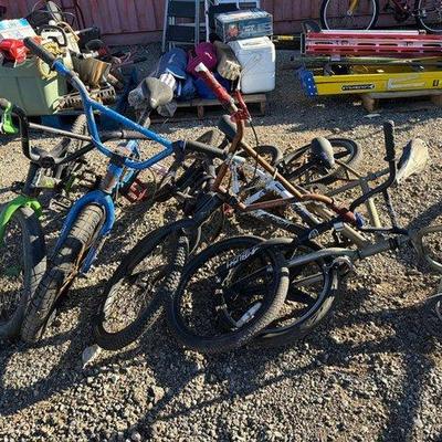 82016 • 5 bmx bicycles