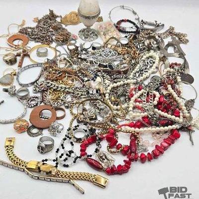 1008 • costume jewelry