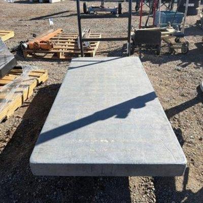 85032 • rubbermaid push cart