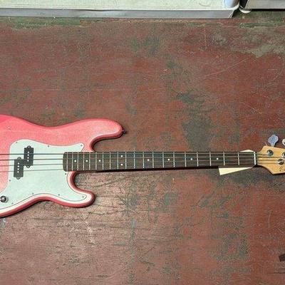 Sale Photo Thumbnail #109: 6140 • electric bass guitar