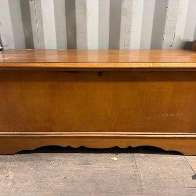 4600 • wooden lane chest