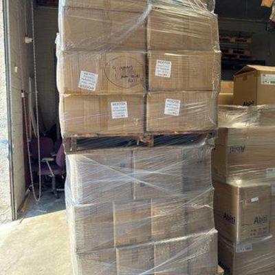 90022 • two pallets of isolation hospital gowns