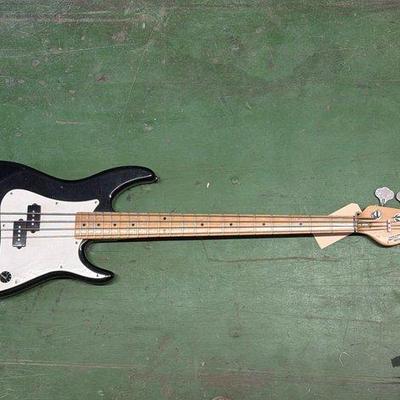 Sale Photo Thumbnail #94: 6110 • peavey fury electric bass guitar