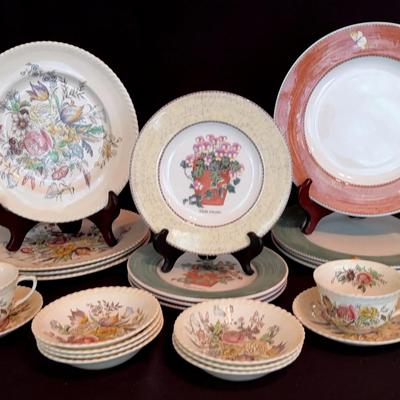 Wedgwood Sarah’s Garden Plates& Windsor Ware Garden Bouquet