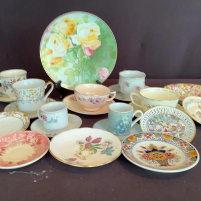 Mix & Match Assortment Of Tea Cups/Saucers & More