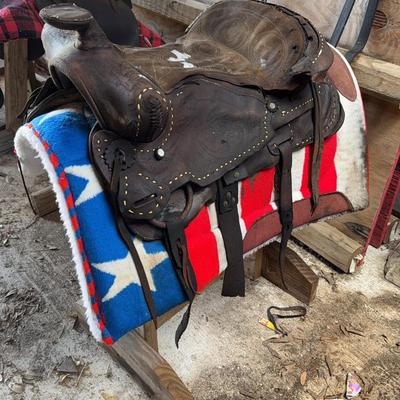 Saddle, pad, stand - Lot 4 (American flag pad)