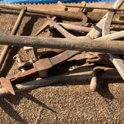 Farm Equipment, Lot 4 - long saw