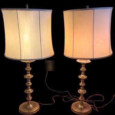 Pair of brass lamps - sturdy and decently weighted