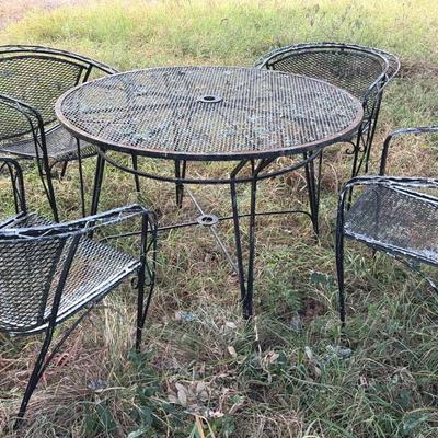 Metal table & chairs (4) patio set