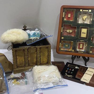 Clue Luxury Edition W/ Character Costumes