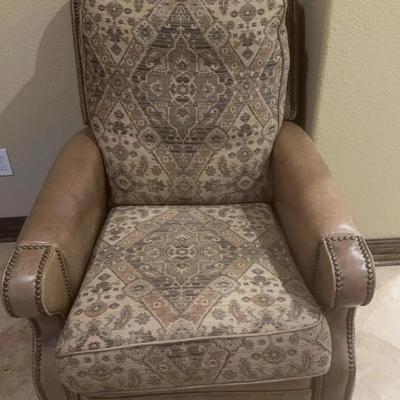 Legget & Platt Leather And Upholstery Recliner Lot 1