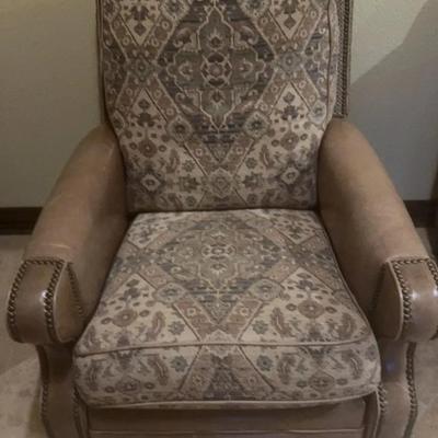 Legget & Platt Leather And Upholstery Recliner Lot 2