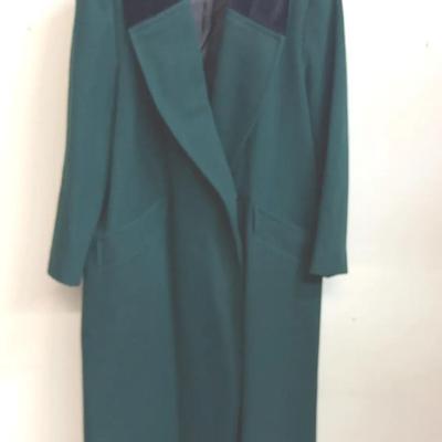 Donny Brook Woman's Coat Made in Russia SZ 16